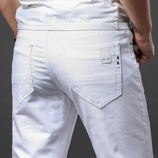 Vita slim fit-jeans för herr – mjuk stretch-denim, casual och business