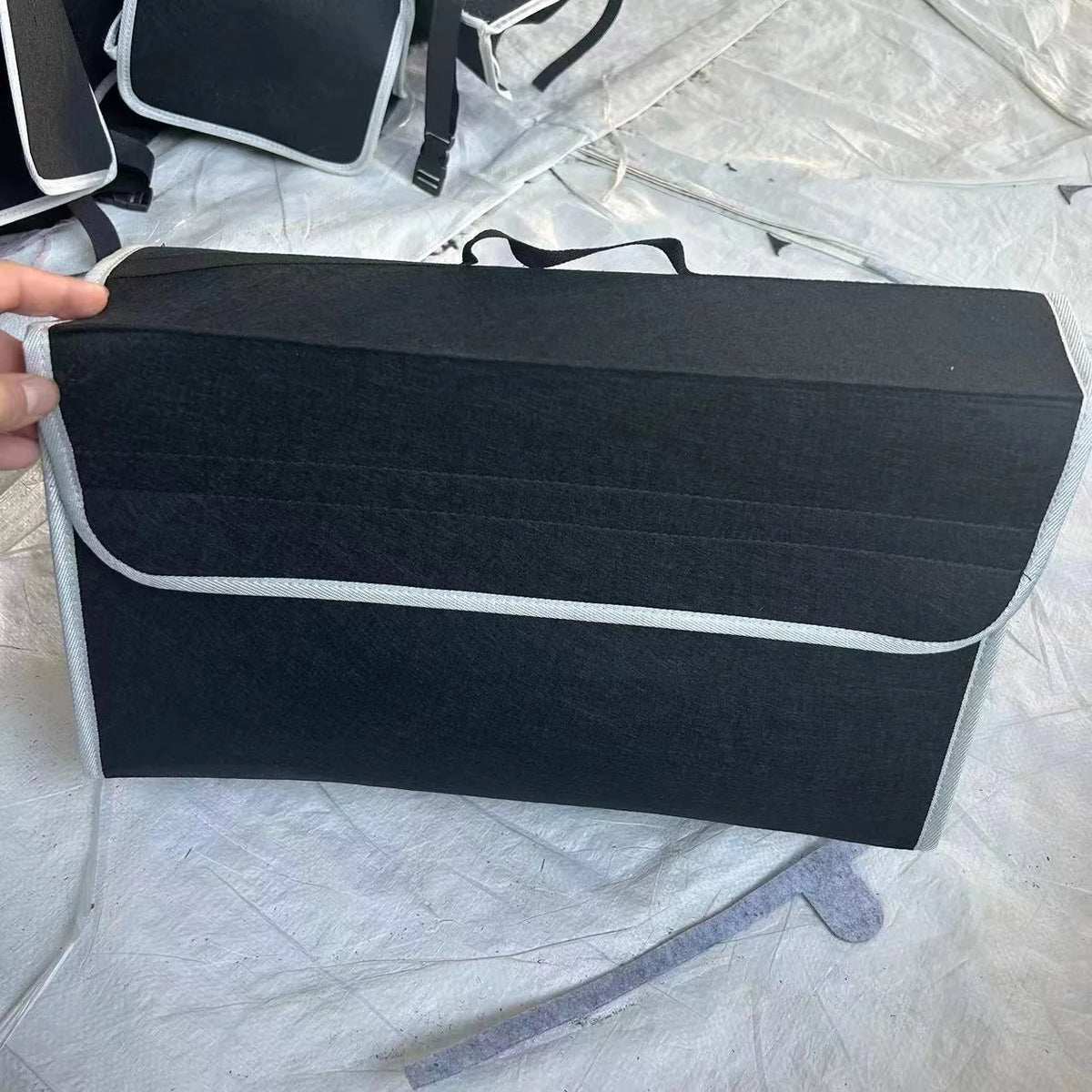 Bagagerumsorganizer i Filt – Vikbar Förvaringslåda för Bil, 50×15×24cm, Svart/Grå
