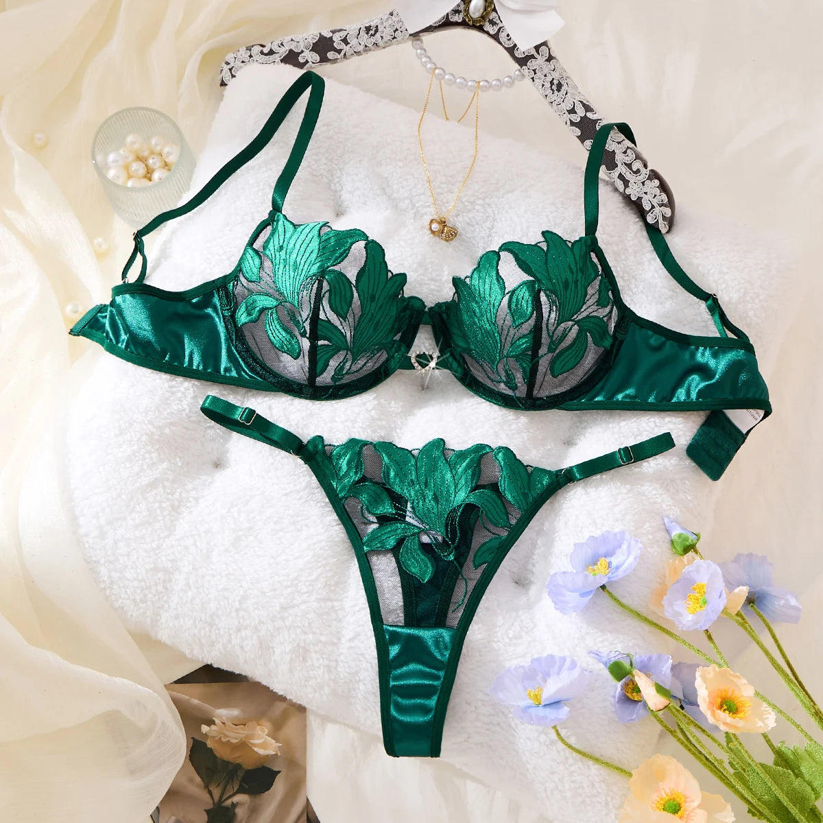 Green French-style Floral Embroidery Lace Lingerie Set,Sexy and Soft Steel-Bra-Cup Supportive Bra,Valentine's Day Party ZA824031