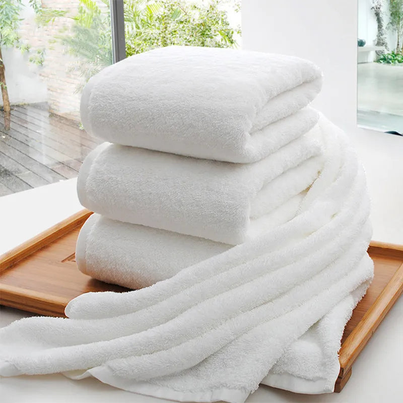 80x160cm White Large Bath Towel Thickened Cotton Towel Highly Absorbent Bath Towel Suitable for Swimming Pool Family Hotels