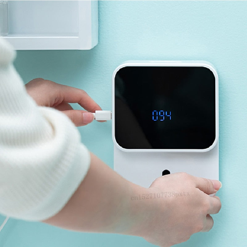 Automatisk tvålpump med LED-display och infraröd sensor