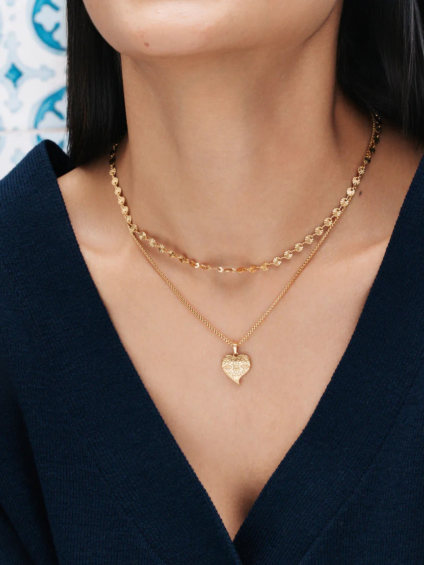 ONE Hearty Halsband i Guldton med Hjärtpendel – Alma, Dam