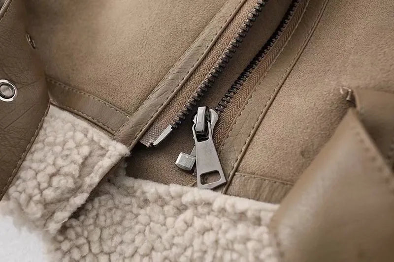 Varm Lammskinnsjacka Dam – Kort Motorcykelstil, Faux Shearling, Mocka, 2 Färger, XS–XL