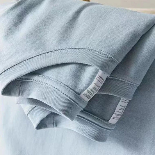 Enfärgad t-shirt i bomull för herrar