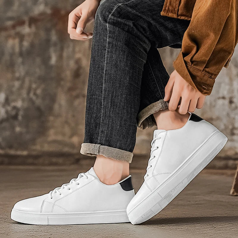 Trendiga vita sneakers för herr – andningsbart material i stor storlek