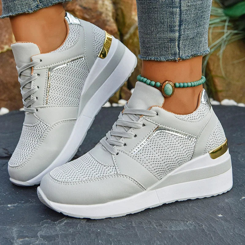 Mesh-sneakers med kilklack för dam – lätta plattformsskor med snörning