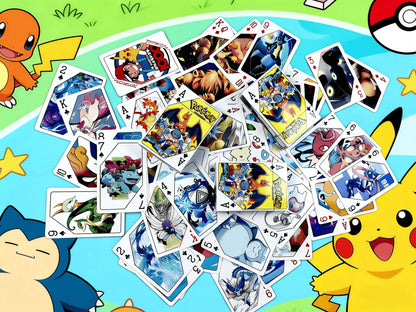 Pokemon poker spelkort med Pikachu och Charizard