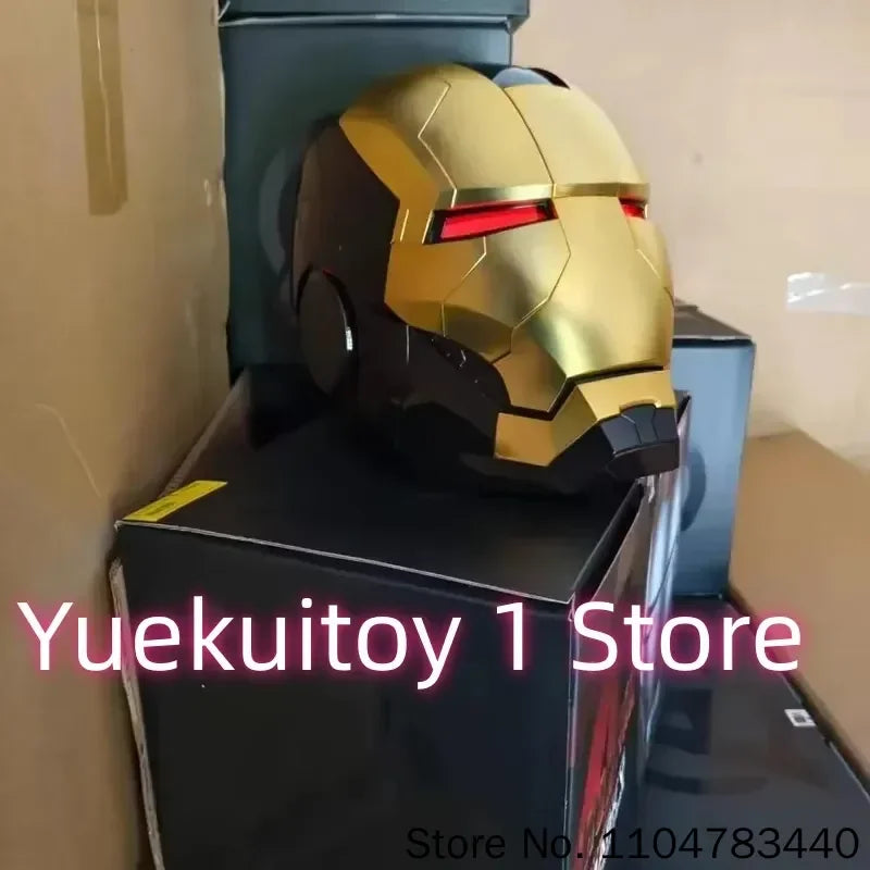 Bärbar Bumblebee hjälmleksak med armkanon och rollspelsdesign