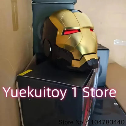 Bärbar Bumblebee hjälmleksak med armkanon och rollspelsdesign