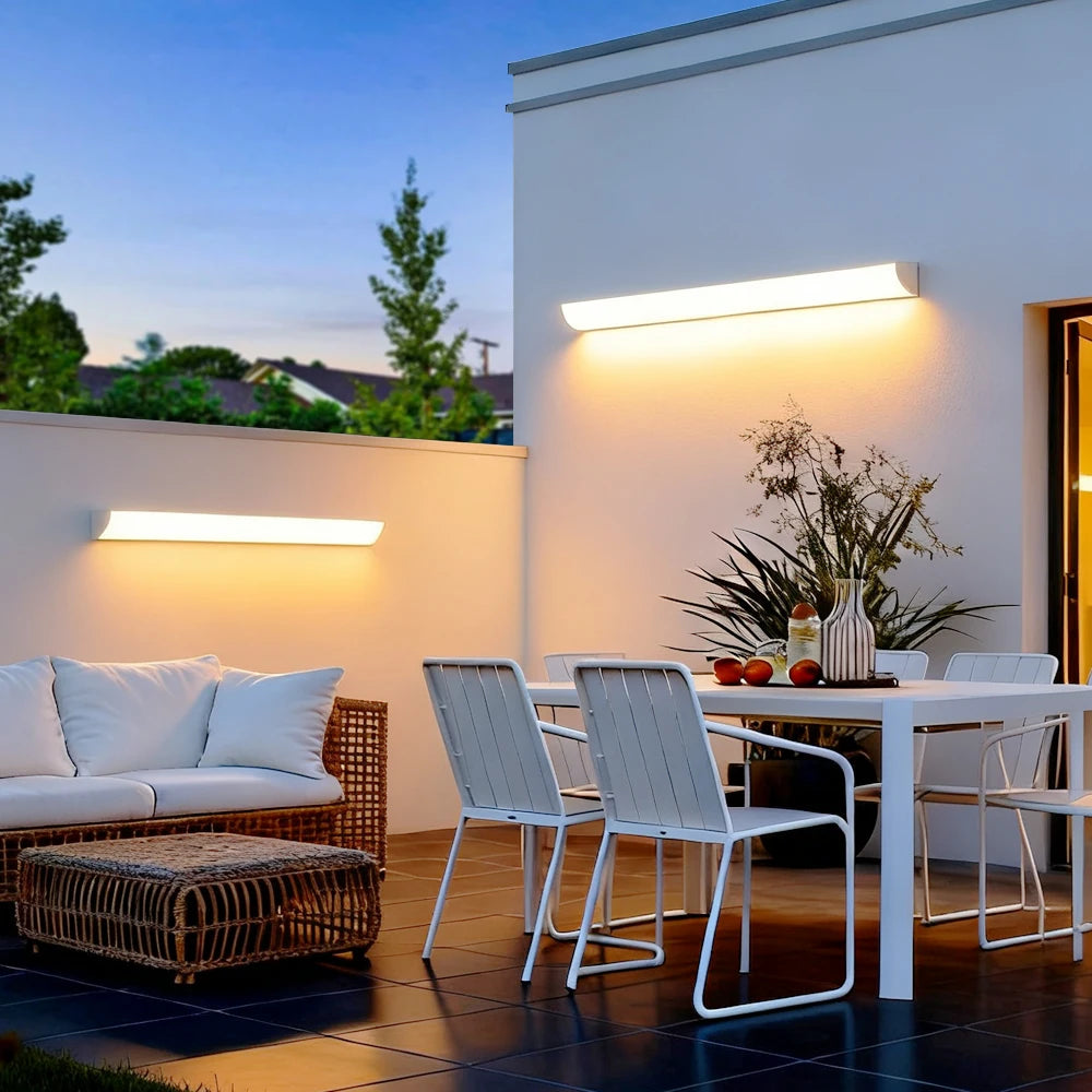 Modern Lång LED Vägglampa Utomhus – IP65, Fjärrdimmer, Varmvit/Kallvit, Svart/Silver, 55–145CM, 20–50W