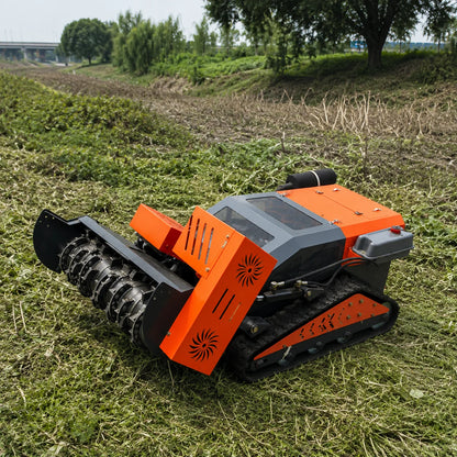 Robotgräsklippare med fjärrkontroll och banddrift