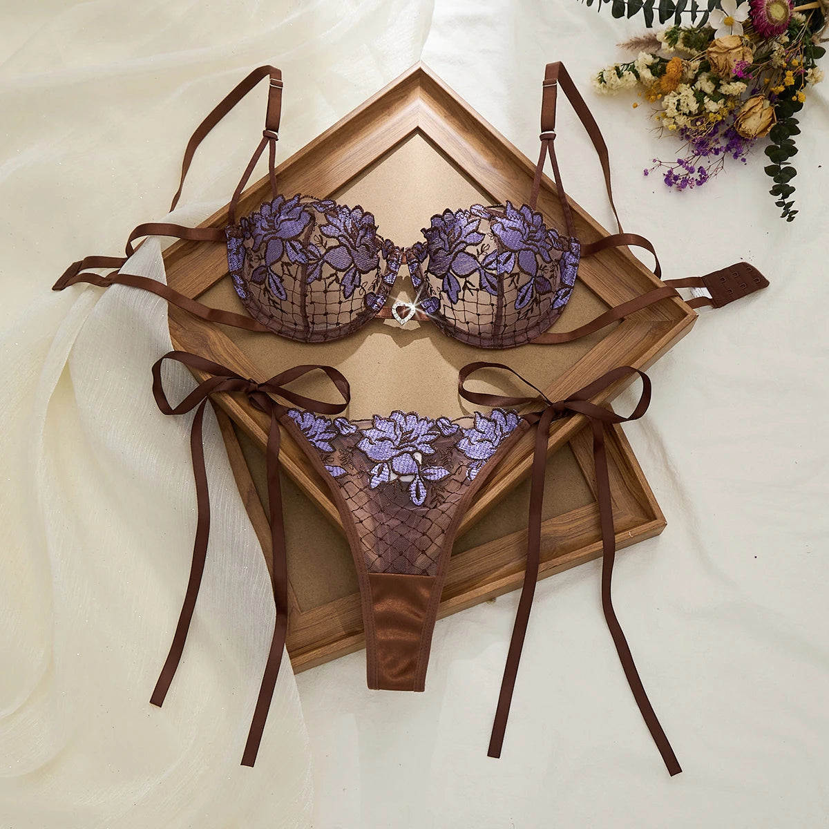 Limited Edition Spets Lingerie Set – Brun & Lila, Rosbrodyr, Genomskinlig BH & Stringtrosa