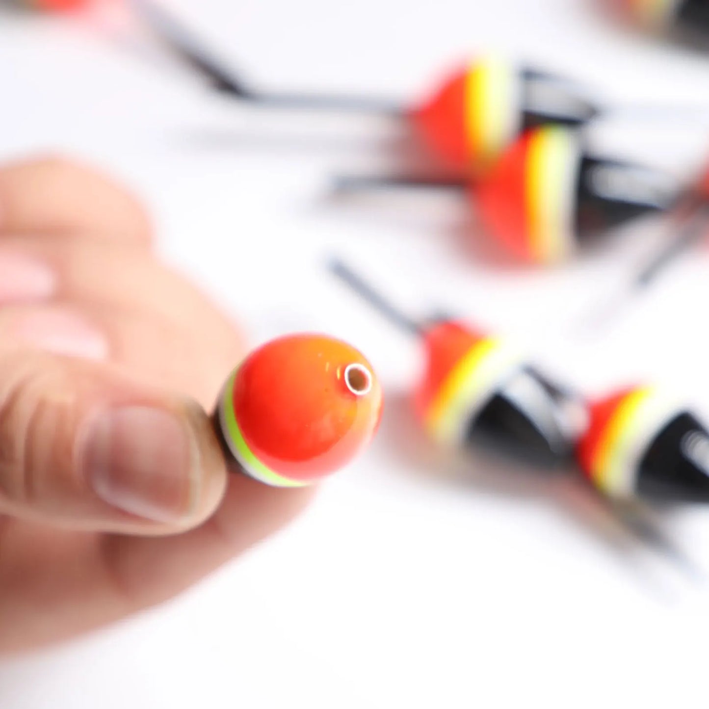 FREE FISHER 10pcs/Lot Lighted Fishing Floats,8cm Bobbers,Collection Cork Buoy Paulownia Wood Floats Plastic Stick Buoyancy 2g