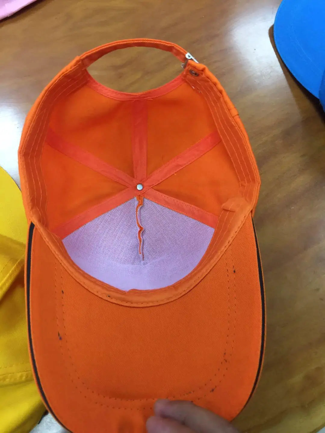 Anpassningsbar Keps Eget Logotryck Brodyr – 14 Färger Polyester/Bomull Justerbar Unisex Fri Design Gratis Tryck Profilkläder