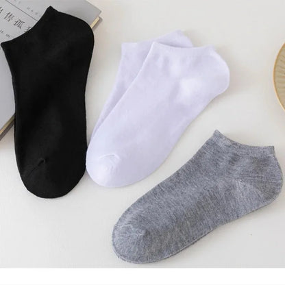 Shallow mouth invisible short socks with anti slip and anti fall features, black, white and gray basic design