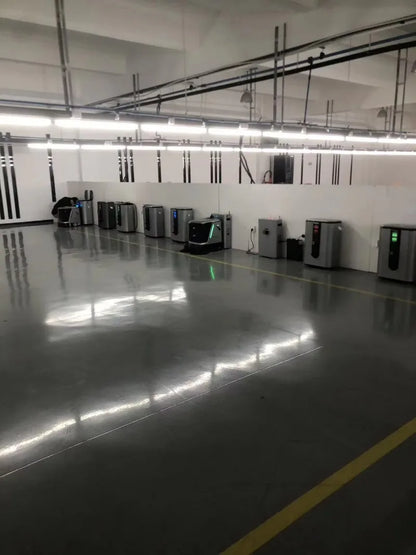 Anpassad industriell städrobot för golv
