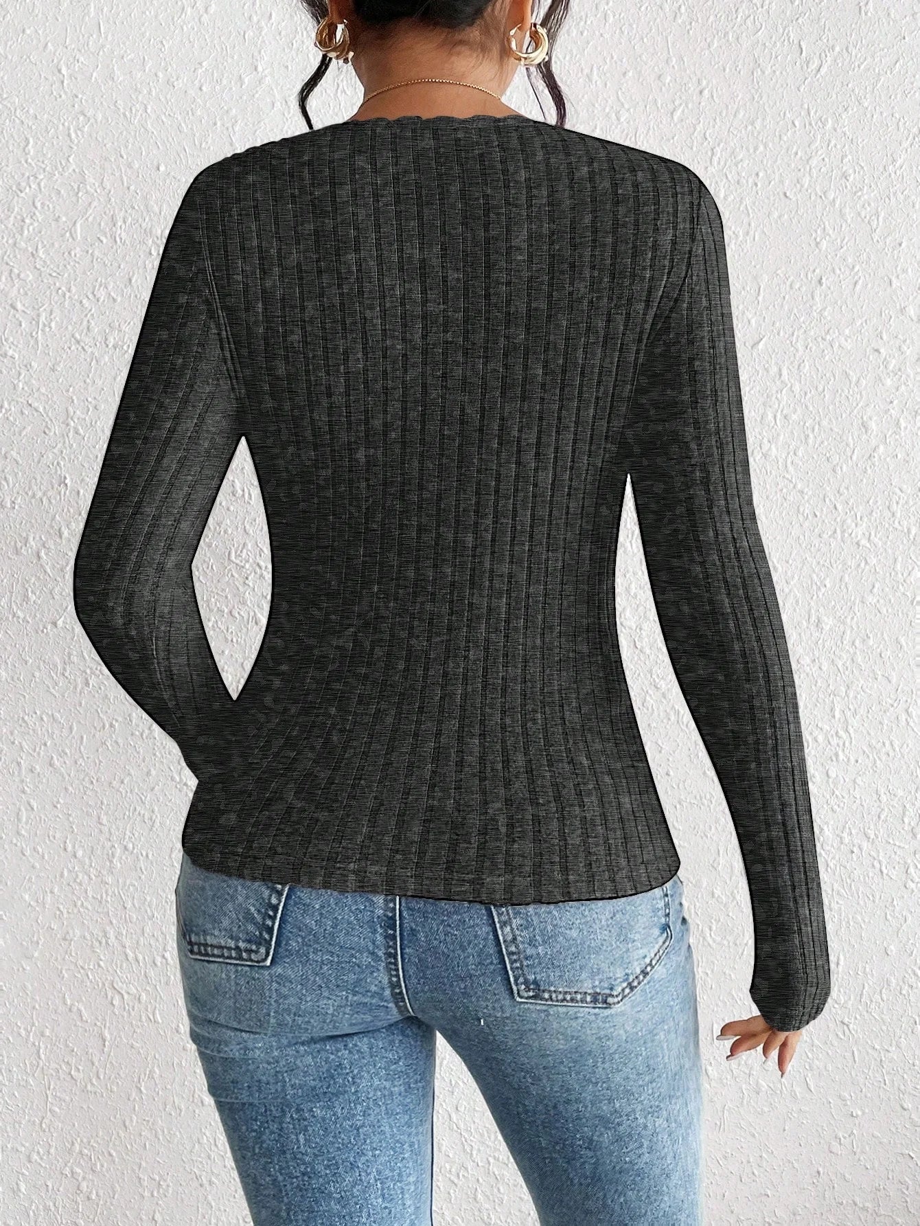 French square-neck base layer, long-sleeved, versatile for spring, autumn and winter. V-neck top, tight-fitting, purely fashiona