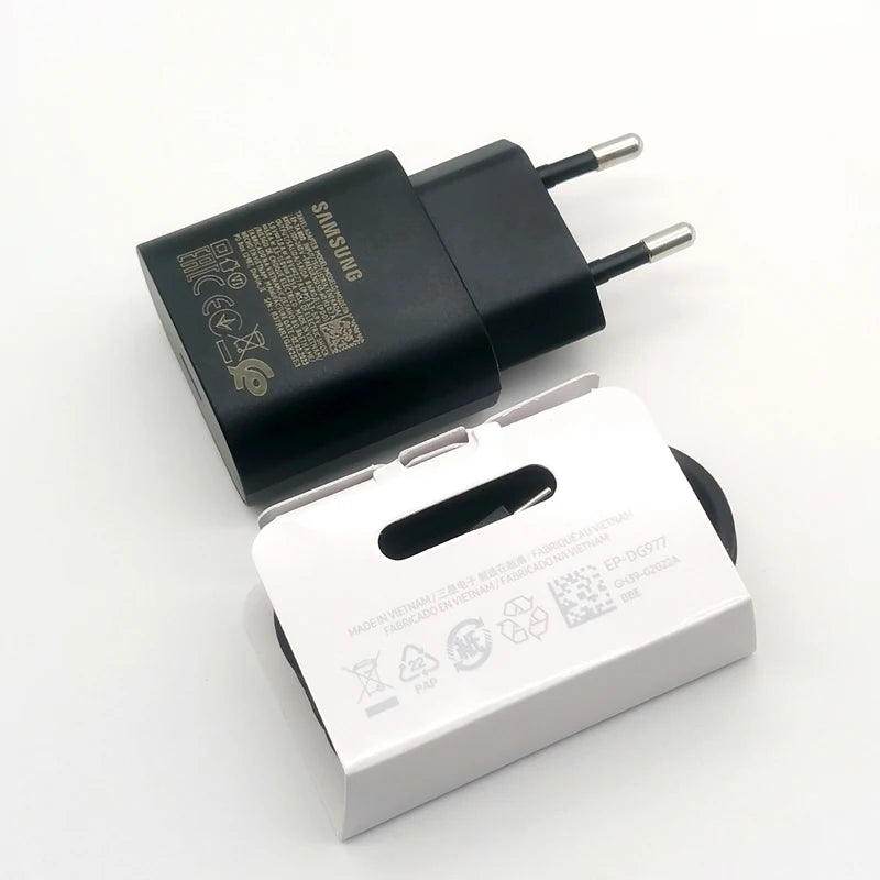 25W USB-C PD-laddare EP-TA800 med EU-kontakt och kabel