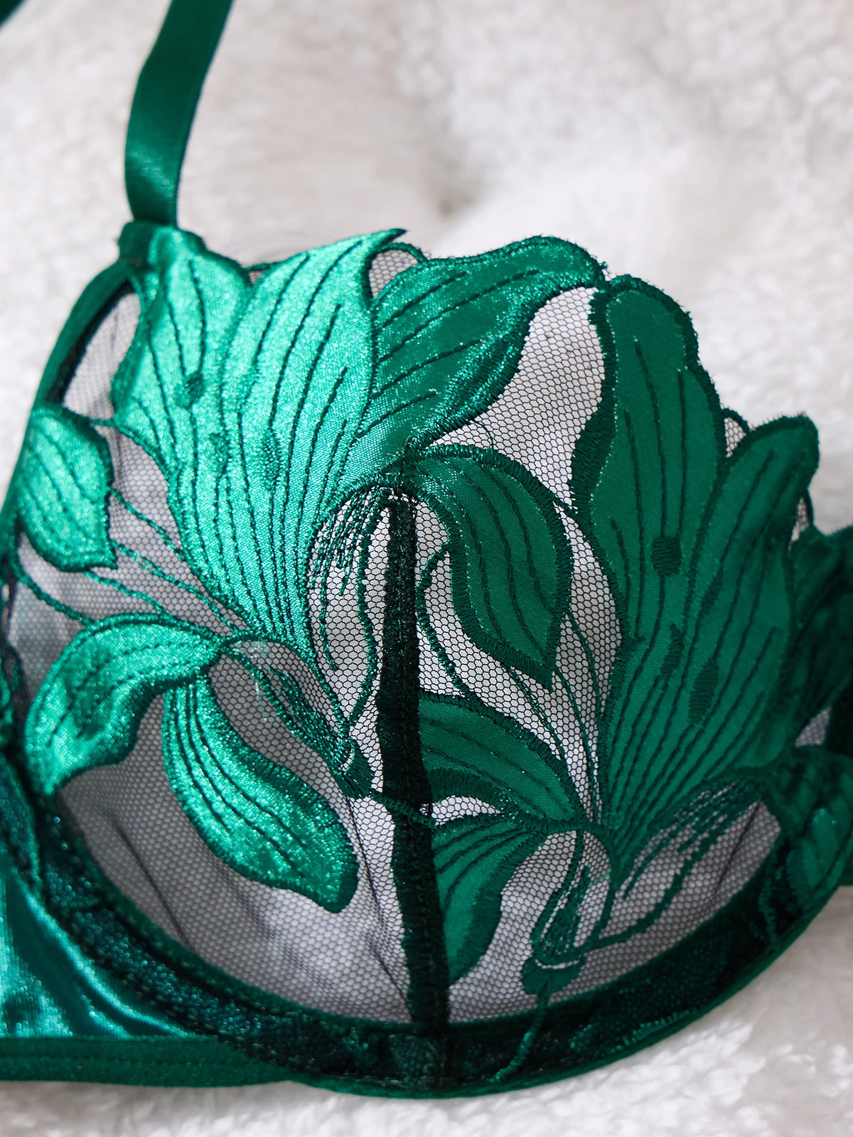 Green French-style Floral Embroidery Lace Lingerie Set,Sexy and Soft Steel-Bra-Cup Supportive Bra,Valentine's Day Party ZA824031