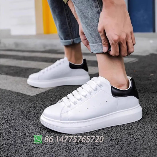 Unisex plattformssneakers med dold kilklack – vit, casual och stilren