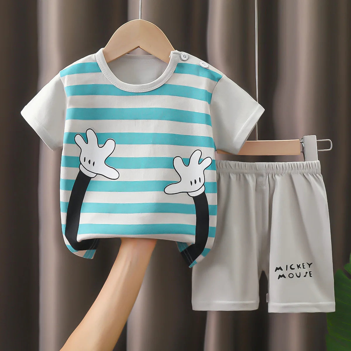 Summer Donald Duck Cartoon 2-Piece Boys Tracksuit Casual Kids Clothing Set T-shirt And Shorts Children 1-4 Years