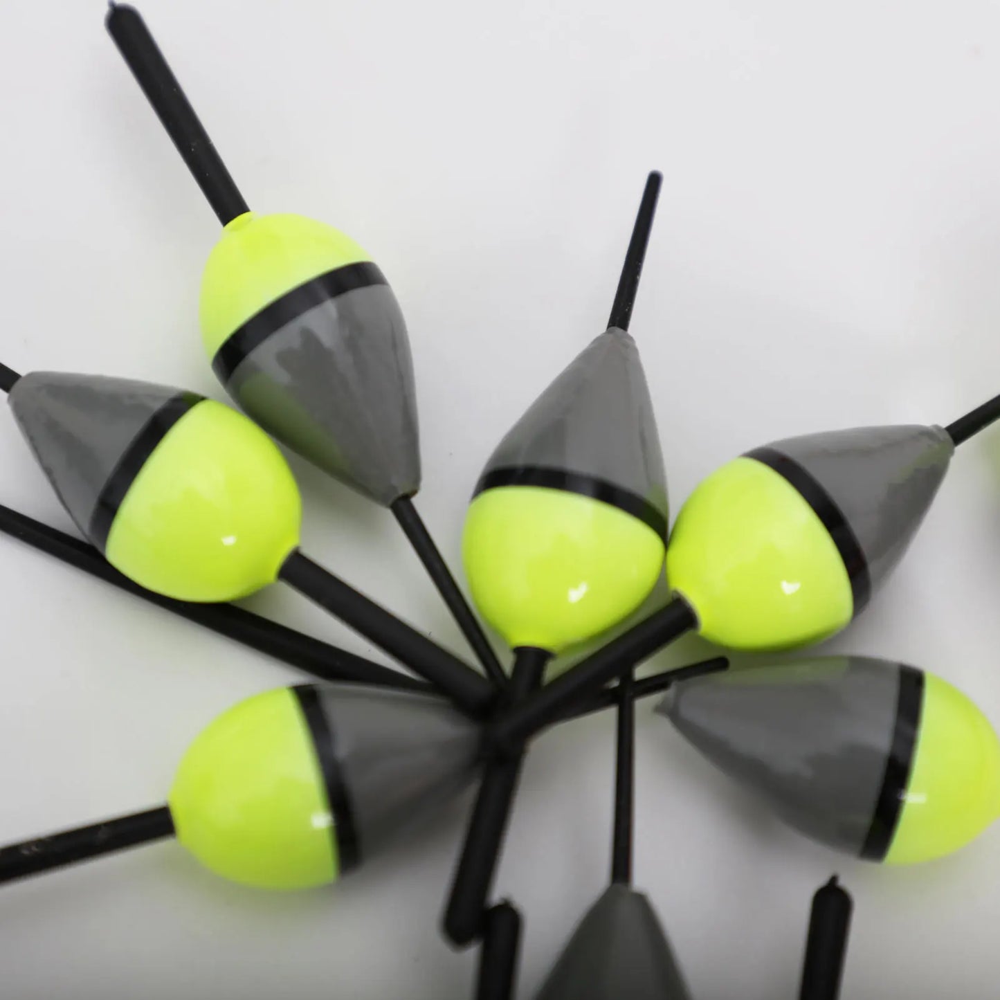 FREE FISHER 10pcs/Lot Lighted Fishing Floats,8cm Bobbers,Collection Cork Buoy Paulownia Wood Floats Plastic Stick Buoyancy 2g