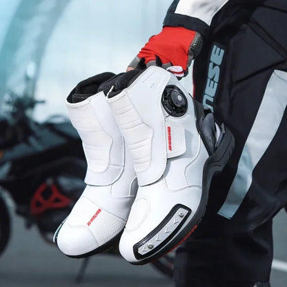 Svarta läderkängor för motorcyklister