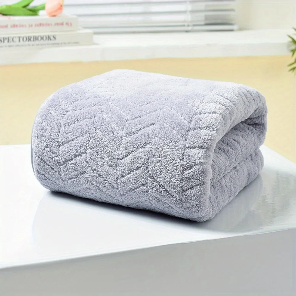 Large Bath Towel Heavyweight Quick-Dry Ultra-Soft & Highly Absorbent for Adults Ideal for Kitchen Use Lightweight Portable