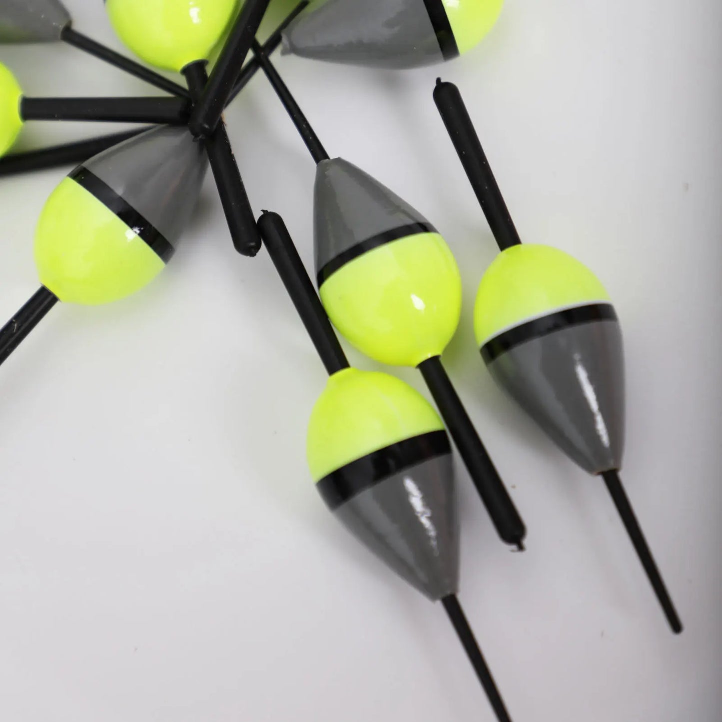 FREE FISHER 10pcs/Lot Lighted Fishing Floats,8cm Bobbers,Collection Cork Buoy Paulownia Wood Floats Plastic Stick Buoyancy 2g