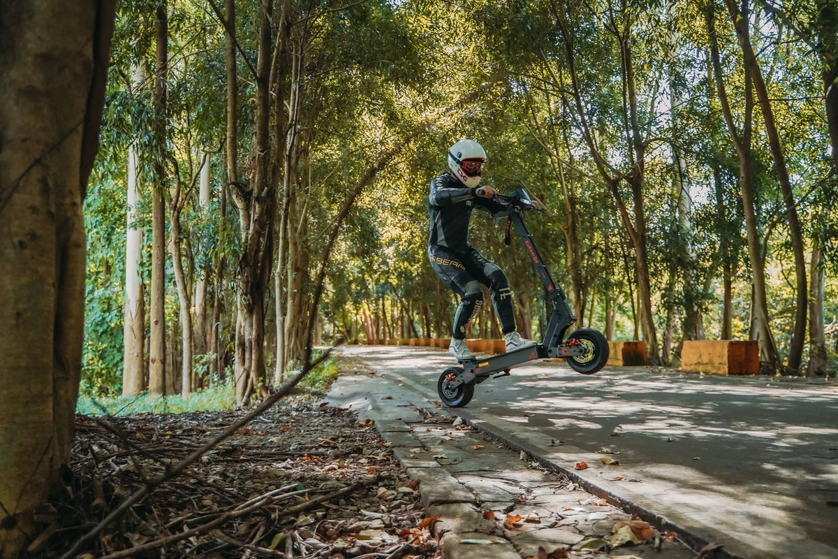 KuKirin G4 hopfällbar elscooter med 11-tumsdäck och 60 V-batteri
