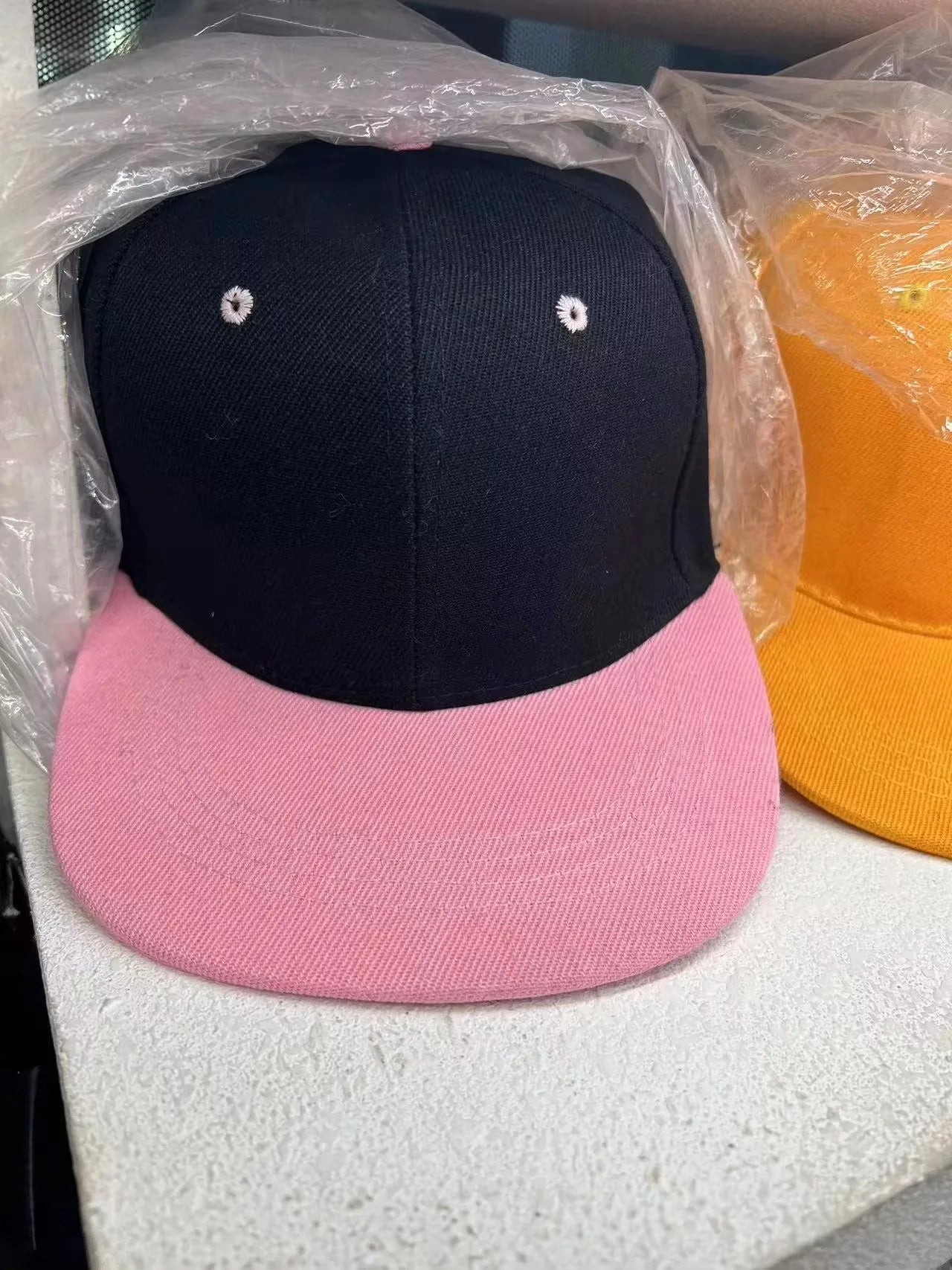 Unisex Cheap Custom Hip hop Flat Trucker Hats For Dance Caps Women Men Solid Color Adjustable Flat Bill Snpback Hat with Logo