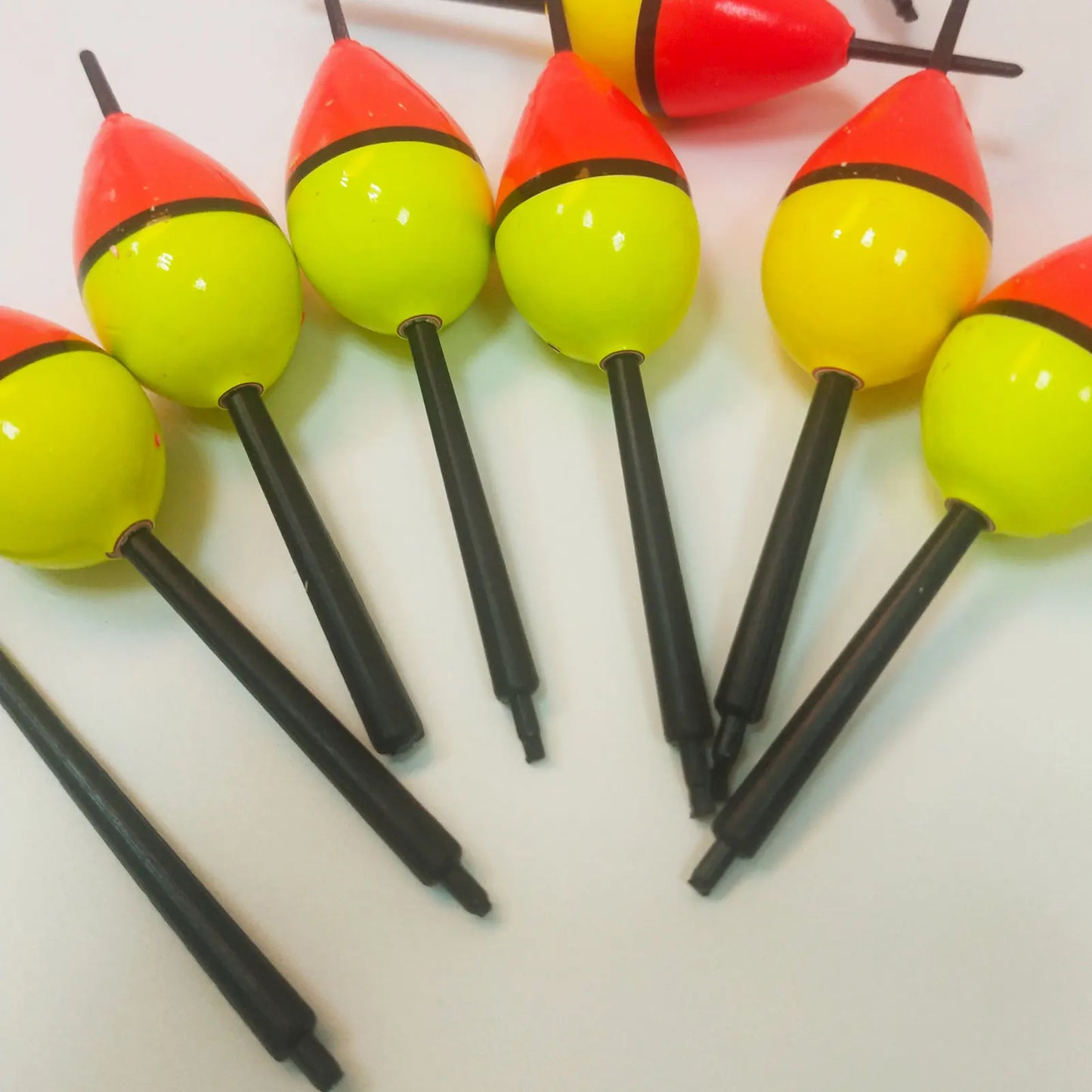 FREE FISHER 10pcs/Lot Lighted Fishing Floats,8cm Bobbers,Collection Cork Buoy Paulownia Wood Floats Plastic Stick Buoyancy 2g