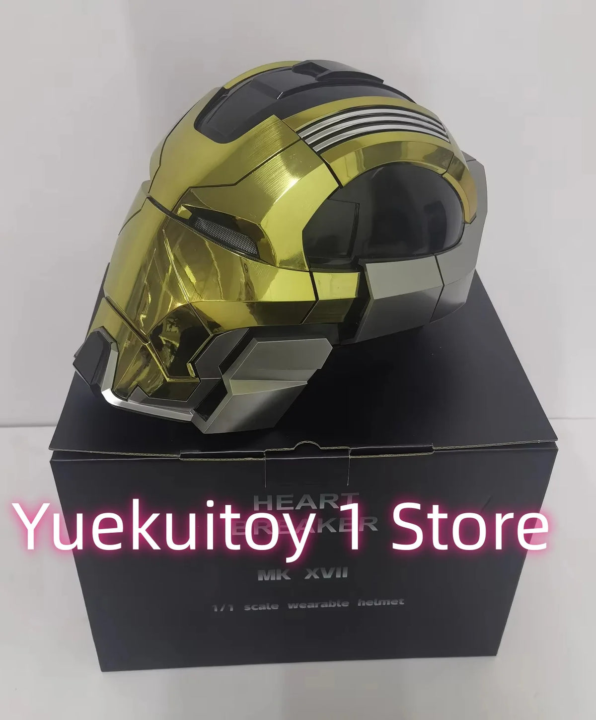 Bärbar Bumblebee hjälmleksak med armkanon och rollspelsdesign