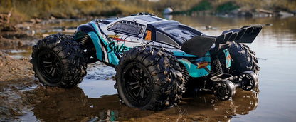 4WD radiostyrd bil i skala 1:16 med 4 kanaler