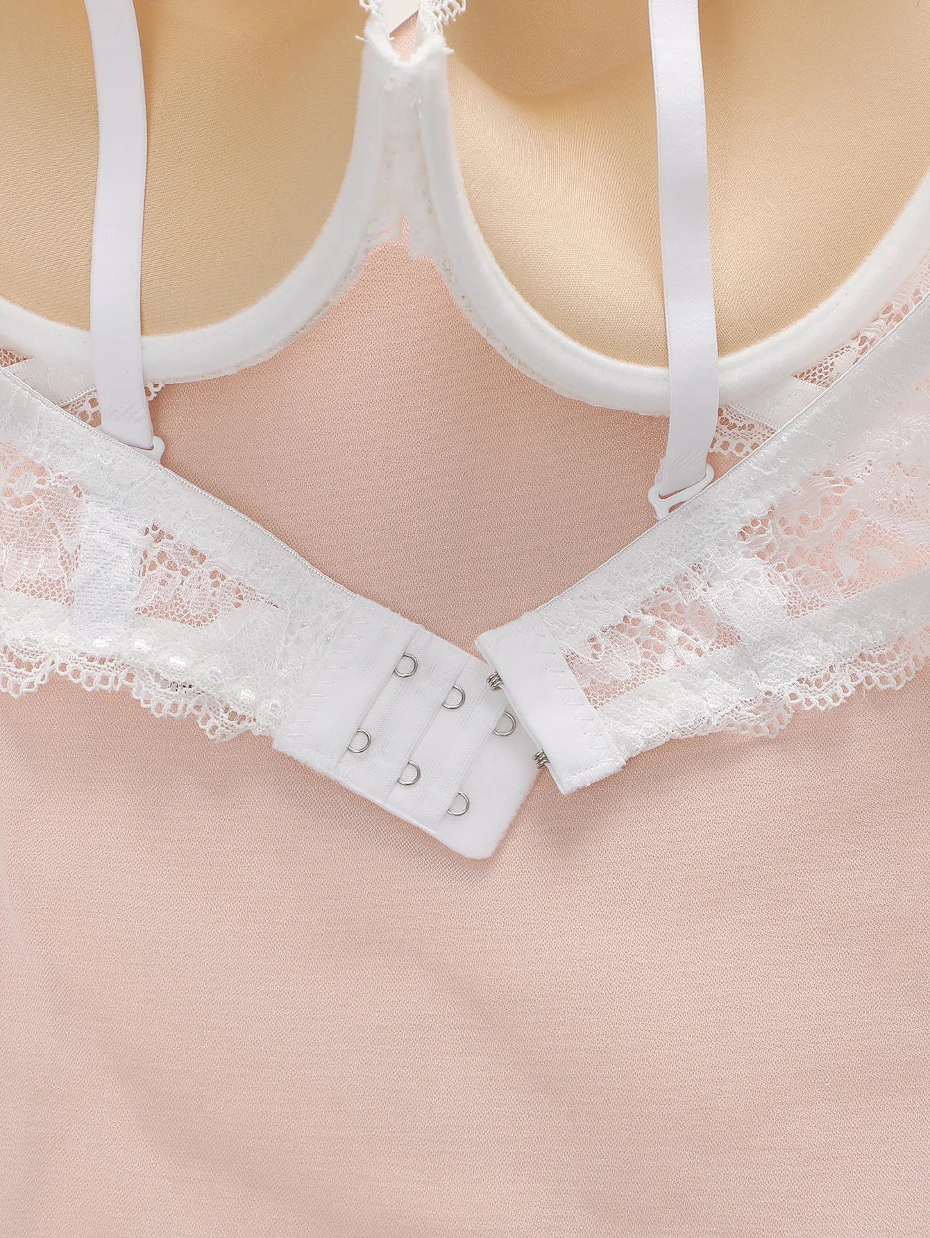 Hot selling women's sexy embroidered lace bra set with steel ring gathering push up and seamless thong set B6064