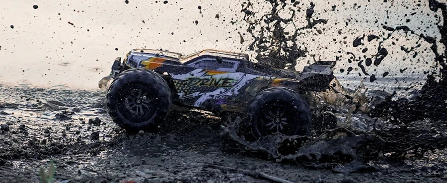 4WD radiostyrd bil i skala 1:16 med 4 kanaler