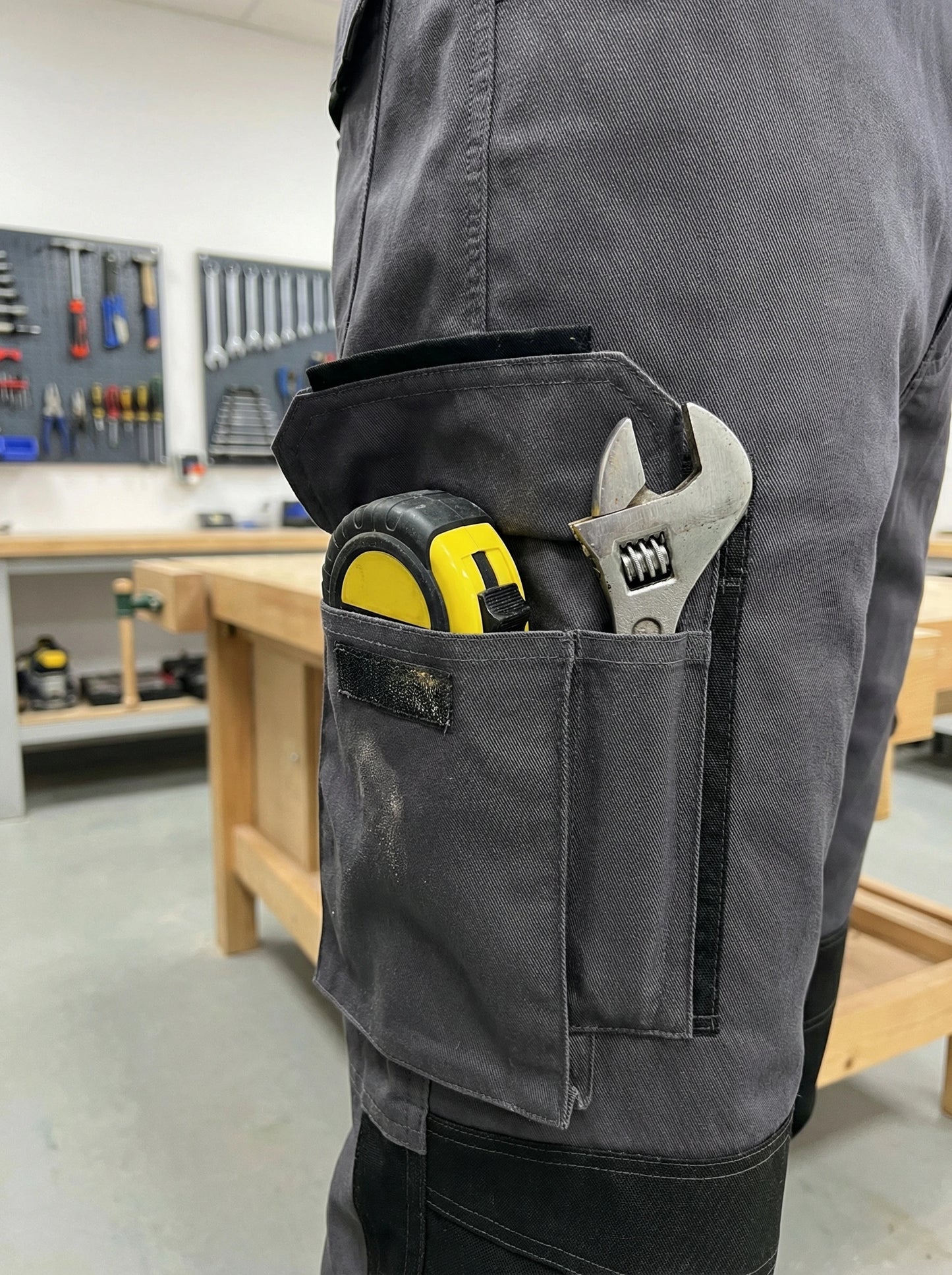 Men's Heavy Duty Work Pants, Non-Stretch Work Trousers with Multi-Function Pockets, Structured Fit, Ideal for Construction