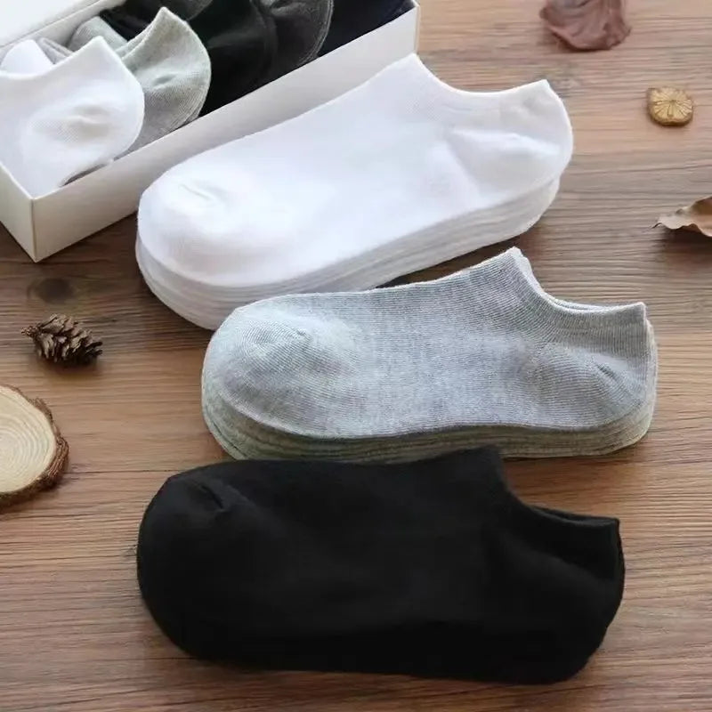 Shallow mouth invisible short socks with anti slip and anti fall features, black, white and gray basic design