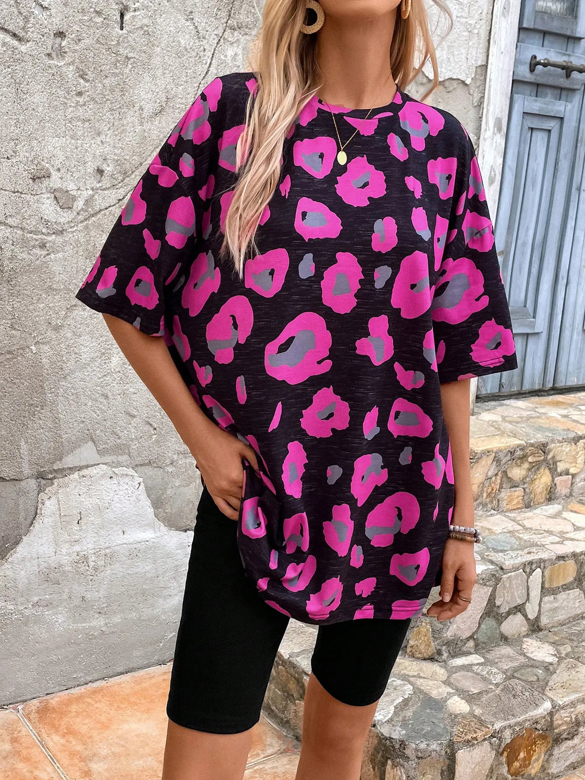 Leopardmönstrat shortsset med T-shirt