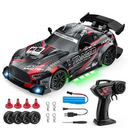LKCOMO radiostyrd driftbil 1:24 med fyrhjulsdrift och LED-ljus