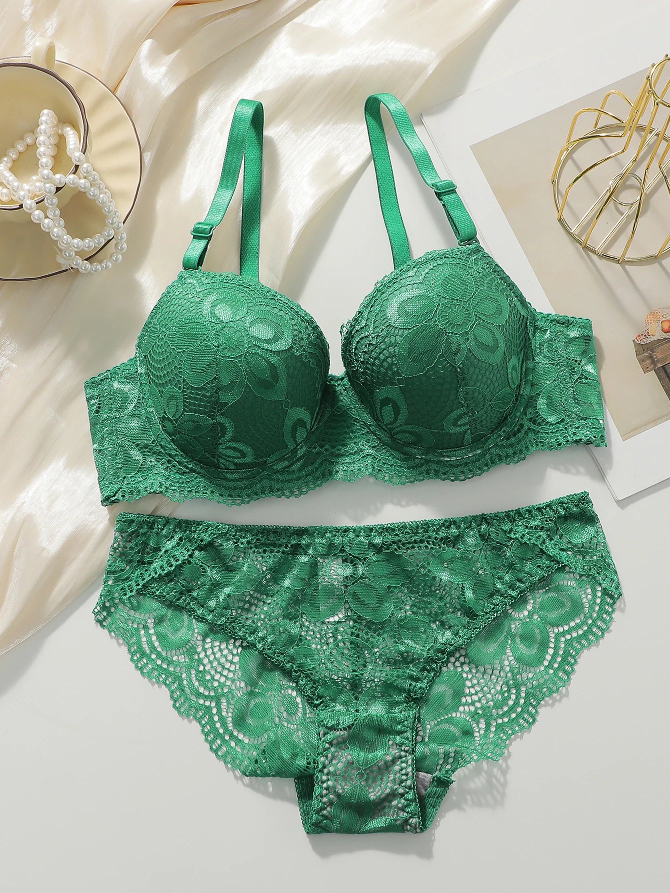 Hot selling green lace lingerie set sexy bra 2-piece set fashionable white display set push up braissere A2123