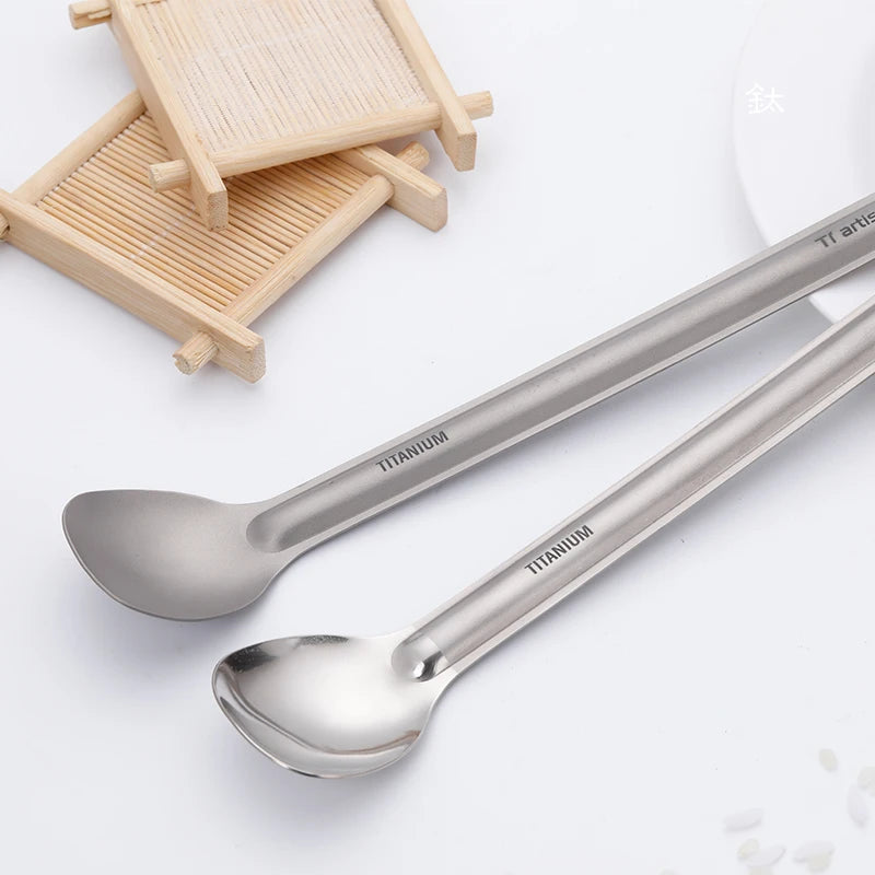 Tiartisan Titaniumsked & Spork – Ultralättviktig 15g, Långt Handtag, Frostad/Polerad, Camping
