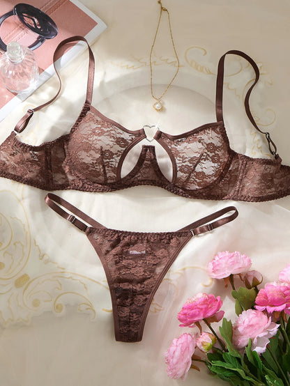 Elegant BH- och trosset med hjärtspänne