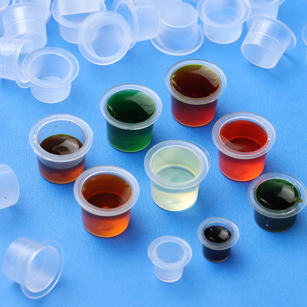 100Pcs Tattoo Ink Caps Disposable Plastic Cups Body Art Tattoo Pigment Cups Container Holder Stand Makeup Tattoo Supplies L/M/S