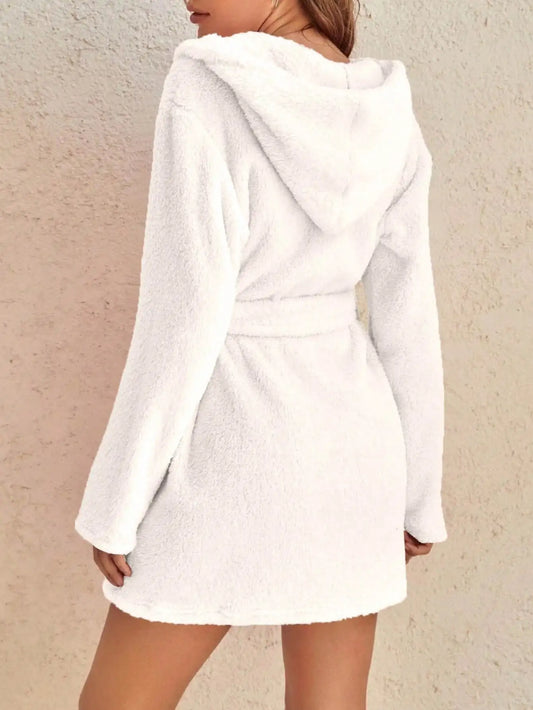 1 piece of women's solid color hooded robe with belt, cozy and warm fleece pajamas for home wear in autumn and winter.