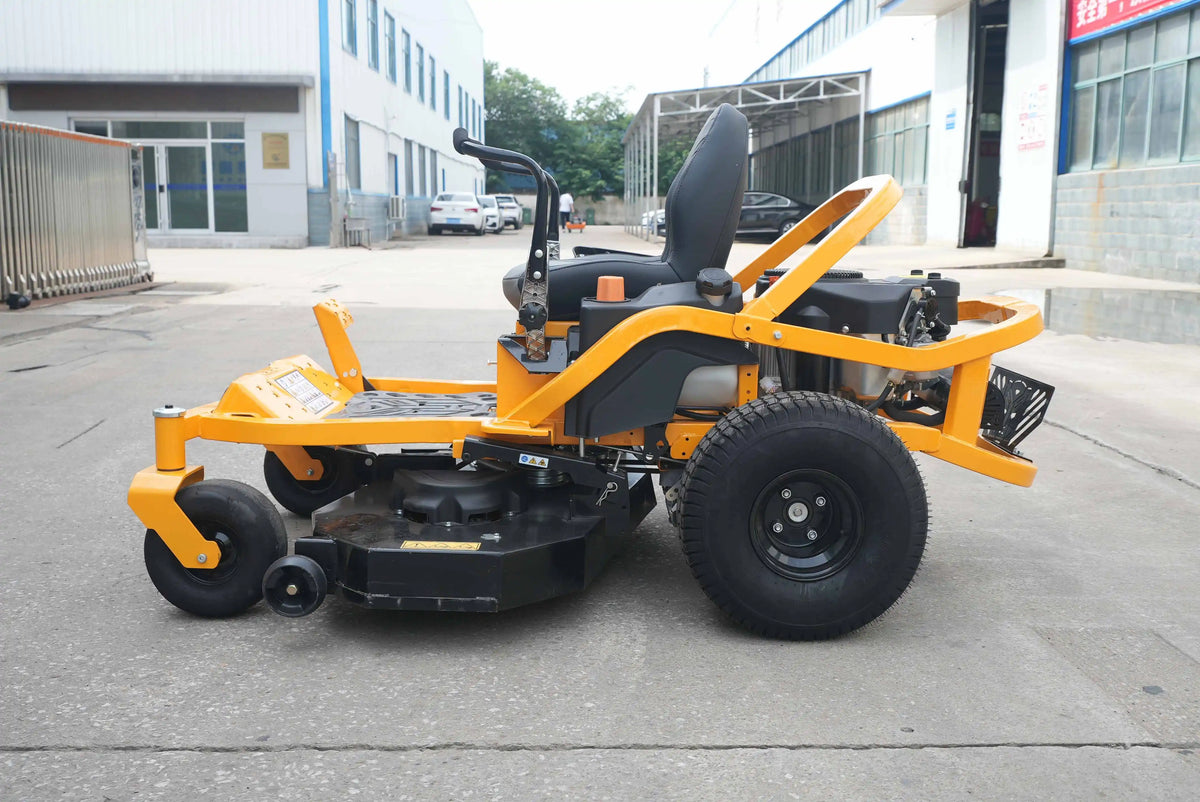 Kompakt robotgräsklippare med 4-taktsmotor