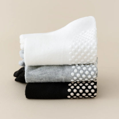 5 pairs of anti slip adhesive floor socks, classic black and white gray socks for student sports, spring and summer children's s
