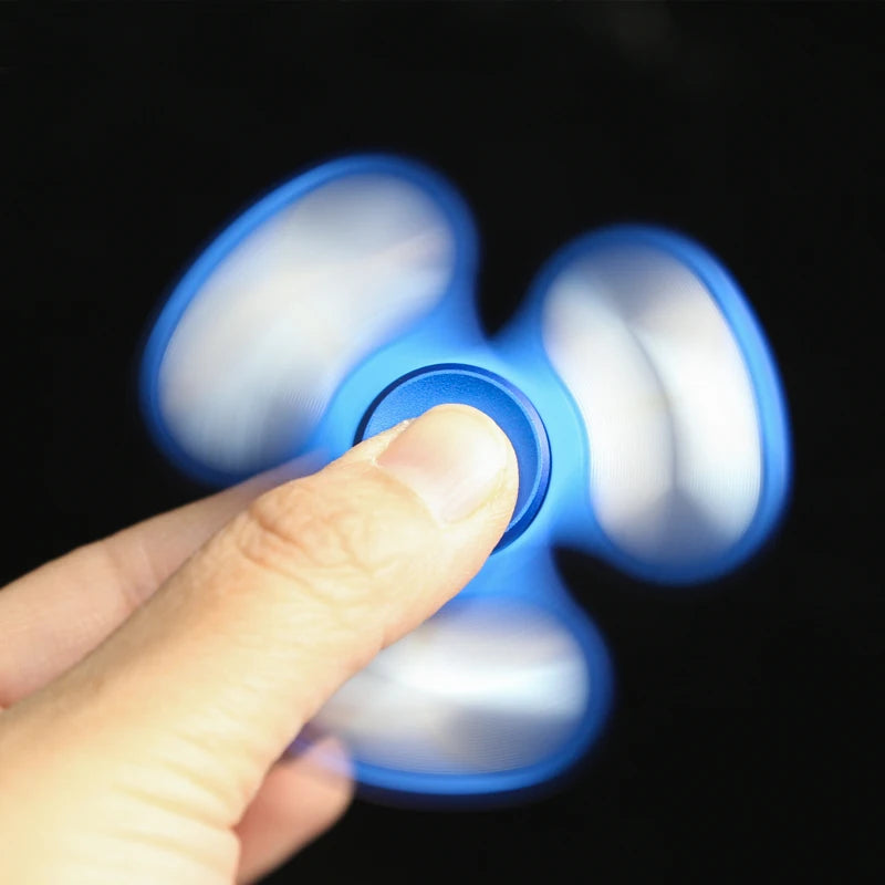Fidget Spinner Tre Blad – Aluminiumlegering Tyst Stresslindring Anti-ångest Portabel Present Vuxna 5 Färger 2026
