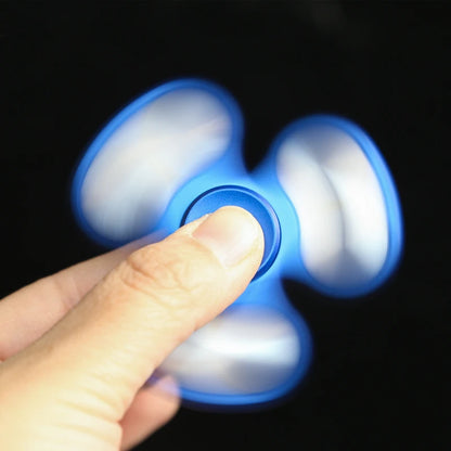 Fidget Spinner Tre Blad – Aluminiumlegering Tyst Stresslindring Anti-ångest Portabel Present Vuxna 5 Färger 2026