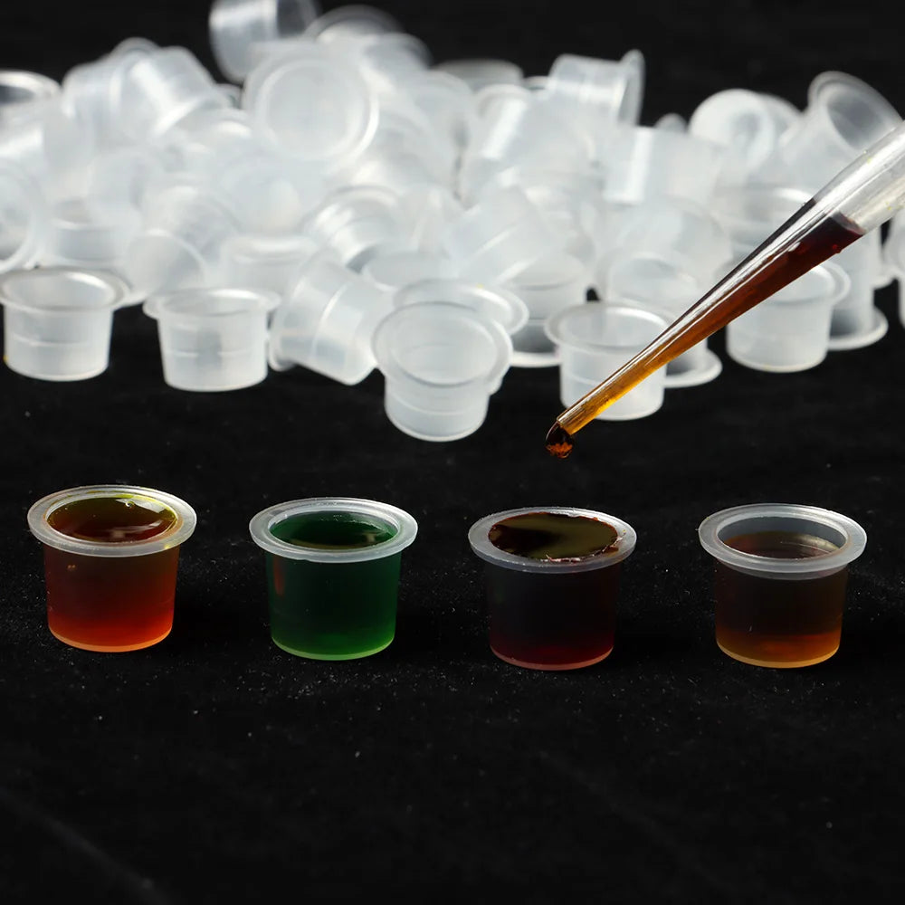 100Pcs Tattoo Ink Caps Disposable Plastic Cups Body Art Tattoo Pigment Cups Container Holder Stand Makeup Tattoo Supplies L/M/S